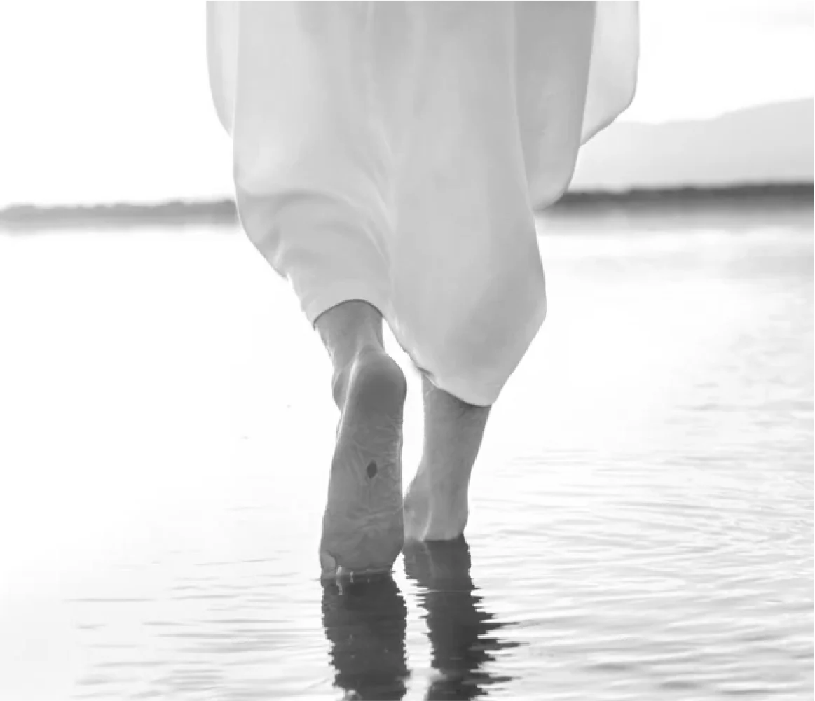 Walking On Water B&W - Canvas - Image 9